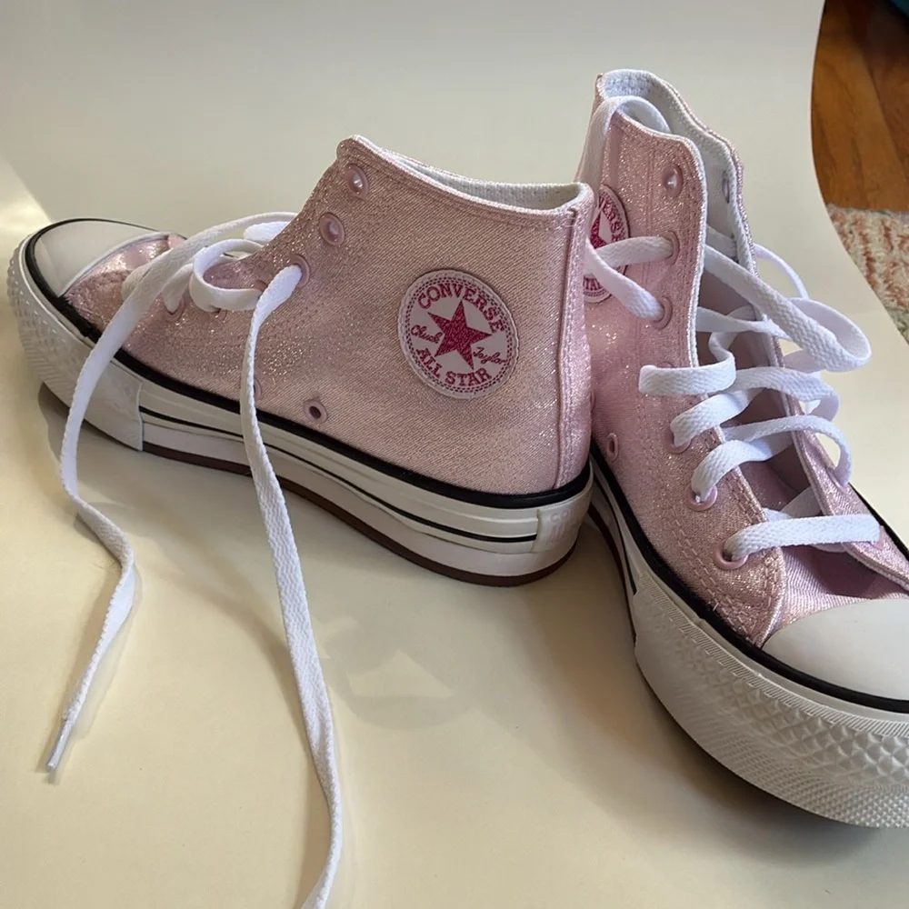 Converse EVA LIFT HI Youth Girls Size 2 in New Found Bloom NIB